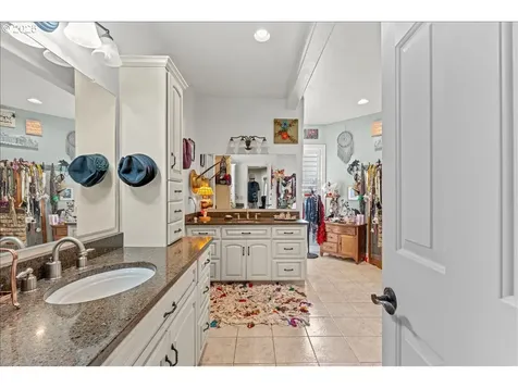 39889 Mcdowell Creek Drive Lebanon OR 97355