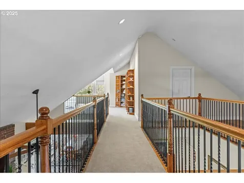 39889 Mcdowell Creek Drive Lebanon OR 97355