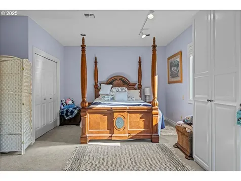 39889 Mcdowell Creek Drive Lebanon OR 97355