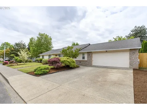 2042 SW Sesame Street Mcminnville OR 97128