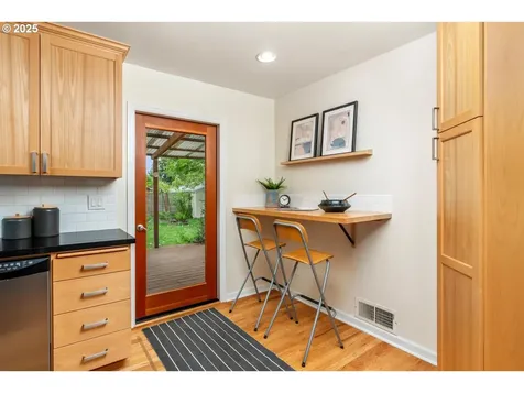4525 NE Jarrett Street Portland OR 97218