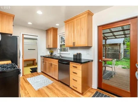 4525 NE Jarrett Street Portland OR 97218
