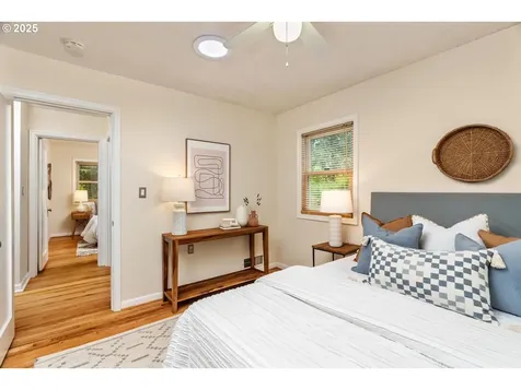 4525 NE Jarrett Street Portland OR 97218