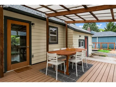 4525 NE Jarrett Street Portland OR 97218