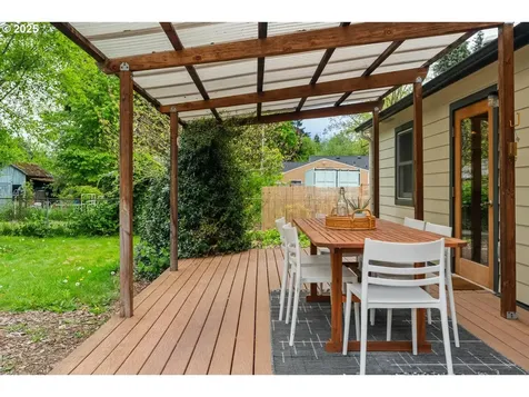 4525 NE Jarrett Street Portland OR 97218