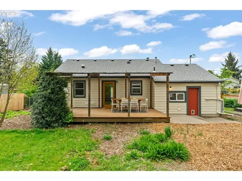 4525 NE Jarrett Street Portland OR 97218