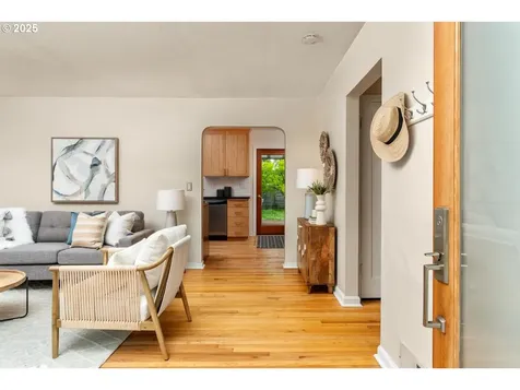 4525 NE Jarrett Street Portland OR 97218