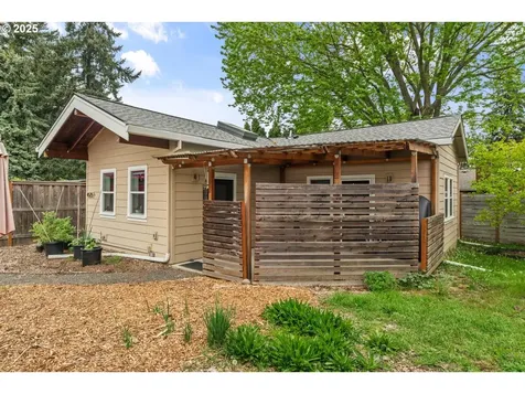 4525 NE Jarrett Street Portland OR 97218