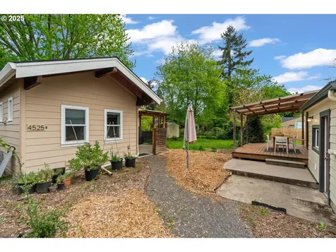 4525 NE Jarrett Street Portland OR 97218