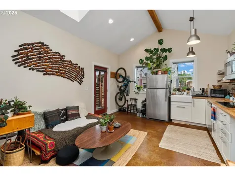 4525 NE Jarrett Street Portland OR 97218