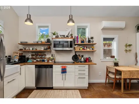 4525 NE Jarrett Street Portland OR 97218