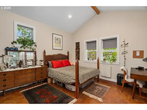 4525 NE Jarrett Street Portland OR 97218