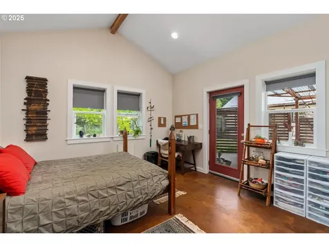 4525 NE Jarrett Street Portland OR 97218