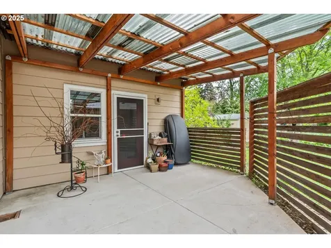 4525 NE Jarrett Street Portland OR 97218