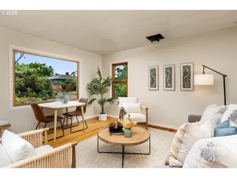 4525 NE Jarrett Street Portland OR 97218