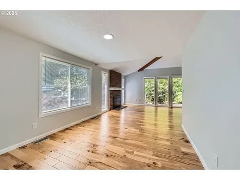 7582 SW Cresmoor Drive Beaverton OR 97008