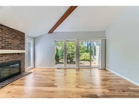 7582 SW Cresmoor Drive Beaverton OR 97008
