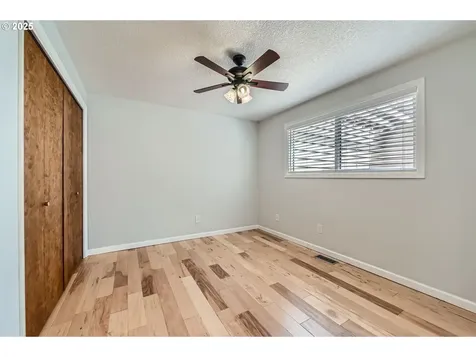 7582 SW Cresmoor Drive Beaverton OR 97008