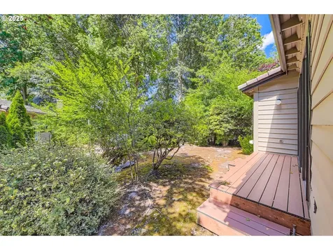 7582 SW Cresmoor Drive Beaverton OR 97008