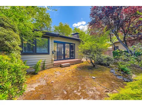7582 SW Cresmoor Drive Beaverton OR 97008
