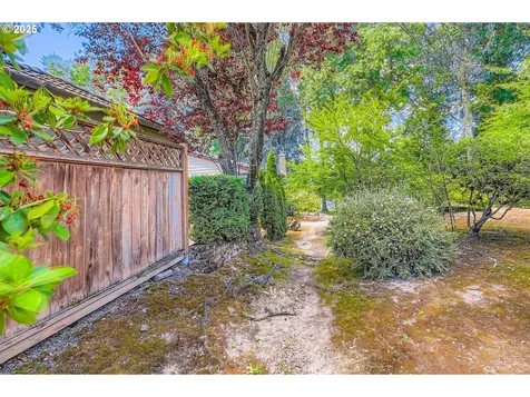 7582 SW Cresmoor Drive Beaverton OR 97008