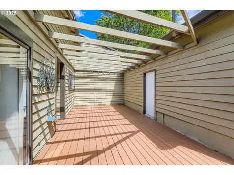 7582 SW Cresmoor Drive Beaverton OR 97008