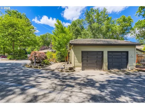 7582 SW Cresmoor Drive Beaverton OR 97008