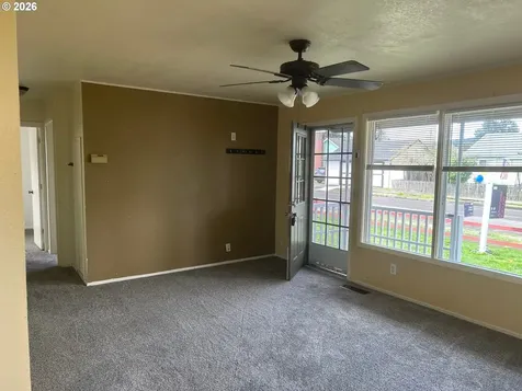 830 S 7th Street Cottage Grove OR 97424