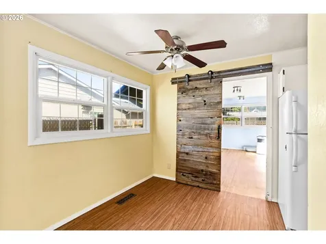 830 S 7th Street Cottage Grove OR 97424