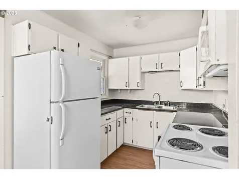 830 S 7th Street Cottage Grove OR 97424