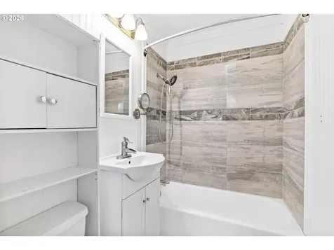 830 S 7th Street Cottage Grove OR 97424