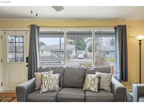 830 S 7th Street Cottage Grove OR 97424