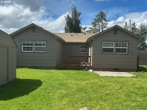 830 S 7th Street Cottage Grove OR 97424