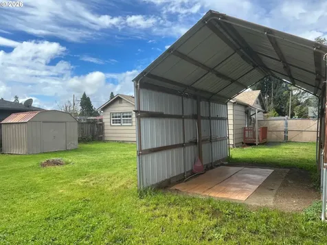 830 S 7th Street Cottage Grove OR 97424