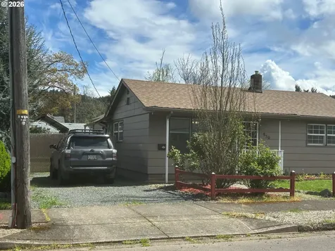 830 S 7th Street Cottage Grove OR 97424
