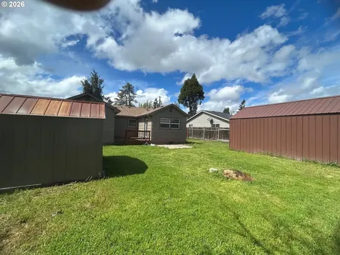 830 S 7th Street Cottage Grove OR 97424
