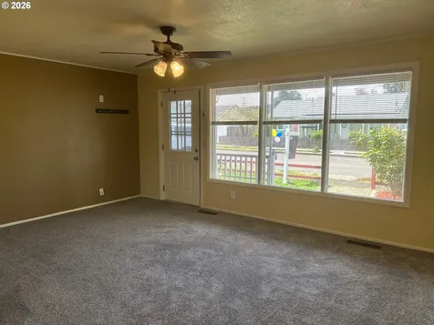 830 S 7th Street Cottage Grove OR 97424