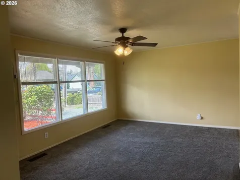 830 S 7th Street Cottage Grove OR 97424