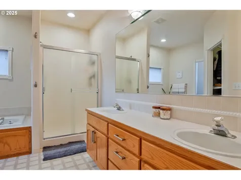 1433 Travis Street Kelso WA 98626
