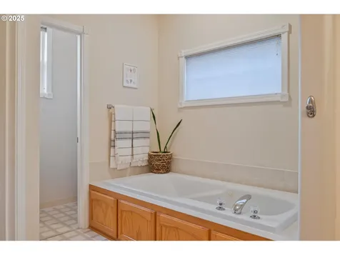 1433 Travis Street Kelso WA 98626