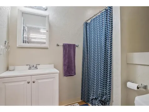 1433 Travis Street Kelso WA 98626