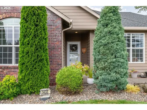 1433 Travis Street Kelso WA 98626