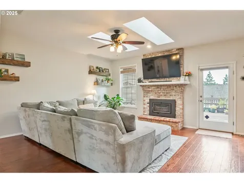 1433 Travis Street Kelso WA 98626