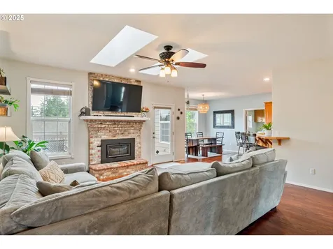 1433 Travis Street Kelso WA 98626