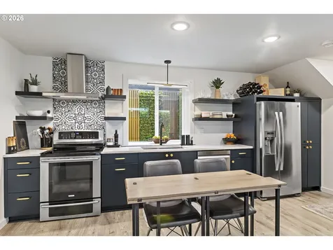 2897 SE Sherman Street Portland OR 97214