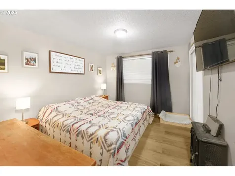 402 S 44th Street Springfield OR 97478