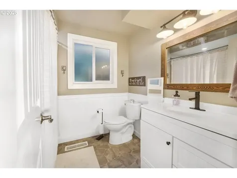 402 S 44th Street Springfield OR 97478
