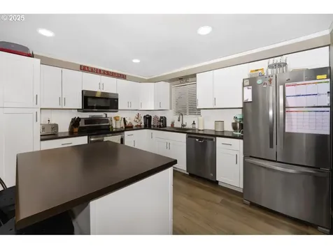 402 S 44th Street Springfield OR 97478