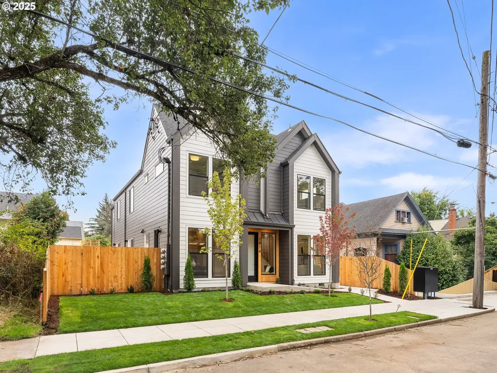1814 SE 37th Avenue Portland OR 97214