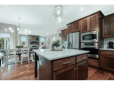 16930 SW Ledgestone Drive Beaverton OR 97007